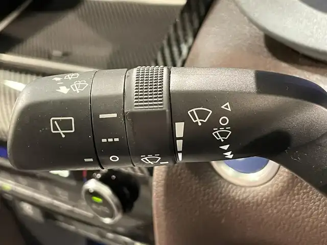 トヨタ ヤリスクロス ハイブリッド Z 愛知県 2022(令4)年 3.7万km ブラックマイカ 純正8インチコネクトナビ（BT/USB/FM/AM/Miracast)/車外カメラ（全方位/フロント/バック/サイド）/モデリスタフルエアロ/トヨタセーフティセンス/レーダークルーズコントロール/衝突被害軽減システム/レーンキープアシスト/横滑り防止装置/オートマチックハイビーム/アイドリングストップ/コーナーセンサー/パワーシート/シートヒーター/ハーフレザーシート/純正アルミホイール（18inch)/純正LEDライト/純正フロアマット/ビルトインETC/スペアキー1本/保証書/取扱説明書