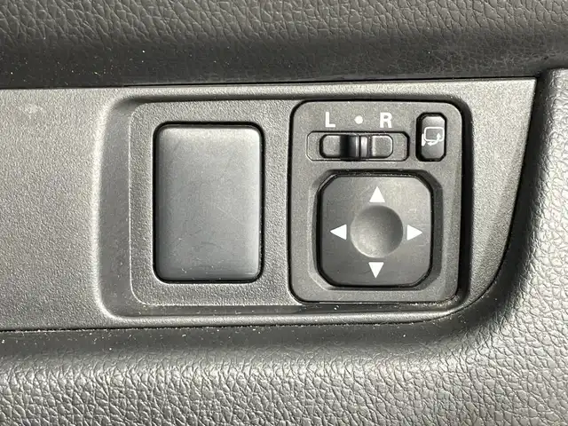 日産 デイズ ハイウェイスターG 神奈川県 2014(平26)年 4万km ブラック 純正SDナビ【MC313D-W】/AM/FM ワンセグTV  CD DVD USB Bluetooth/アラウンドビューモニター/ETC/ステアリングスイッチ/スマートキー/純正キセノンヘッドライト/フォグランプ/オートライト/ハイビームアシスト/純正15インチアルミホイール付きサマータイヤ/インテリジェントエマージェンシーブレーキ/ビークルダイナミクスコントロール/ヒルスタートアシスト/電動格納ウィンカーミラー/プッシュスタート/アイドリングストップ/純正フロアマット