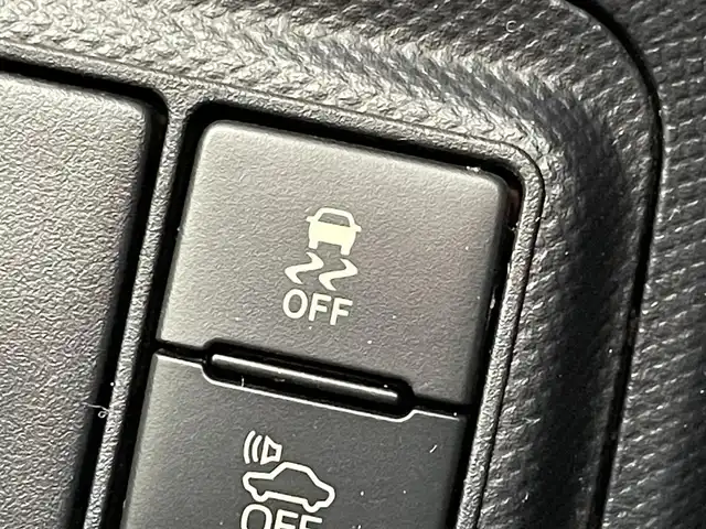 トヨタ アクア S 群馬県 2017(平29)年 2.7万km ライムホワイトパールクリスタルシャイン セーフティセンス　純正オーディオ　ＨＩＤオ－トライト　オートマチックハイビーム　車線逸脱防止警報　横滑防止装置　盗難防止装置　スマートキー　オートエアコン　純正フロアマット　アイドリングストップ　禁煙