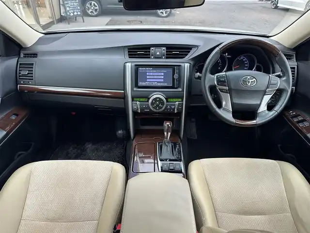 トヨタ マークＸ PREMIUM 滋賀県 2012(平24)年 7.6万km ホワイトパールクリスタルシャイン (株)IDOMが運営する【じしゃロン草津店】の自社ローン対象車両になります。こちらは現金ご利用時の価格です。/自社ローンご希望の方は別途その旨お申付け下さい。