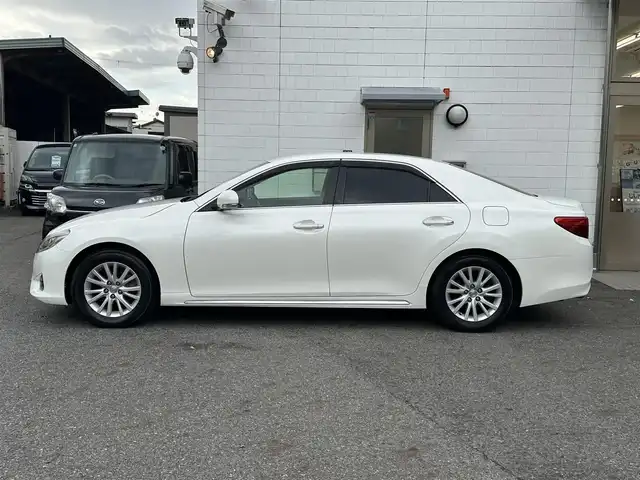 トヨタ マークＸ PREMIUM 滋賀県 2012(平24)年 7.6万km ホワイトパールクリスタルシャイン (株)IDOMが運営する【じしゃロン草津店】の自社ローン対象車両になります。こちらは現金ご利用時の価格です。/自社ローンご希望の方は別途その旨お申付け下さい。