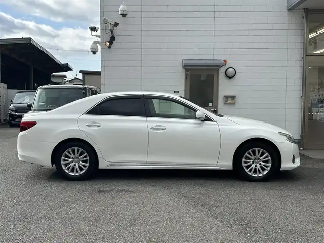 トヨタ マークＸ PREMIUM 滋賀県 2012(平24)年 7.6万km ホワイトパールクリスタルシャイン (株)IDOMが運営する【じしゃロン草津店】の自社ローン対象車両になります。こちらは現金ご利用時の価格です。/自社ローンご希望の方は別途その旨お申付け下さい。