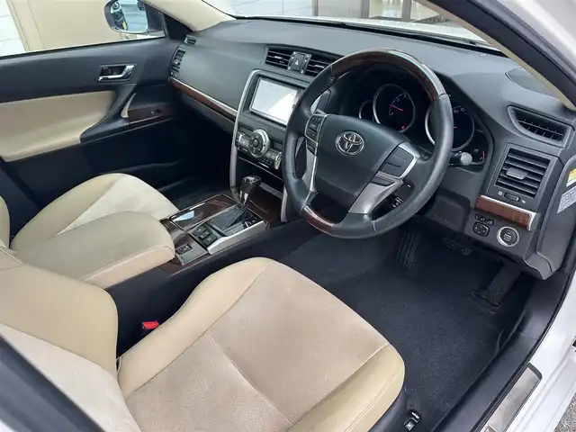 トヨタ マークＸ PREMIUM 滋賀県 2012(平24)年 7.6万km ホワイトパールクリスタルシャイン (株)IDOMが運営する【じしゃロン草津店】の自社ローン対象車両になります。こちらは現金ご利用時の価格です。/自社ローンご希望の方は別途その旨お申付け下さい。