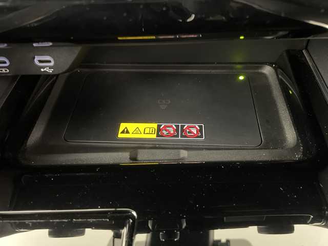 トヨタ アルファードハイブリット エグゼクティブ ラウンジ 埼玉県 2024(令6)年 1.5万km プラチナホワイトパールマイカ 左右独立ムーンルーフ　/フリップダウンモニター/ＪＢＬサウンド　/純正ナビ機能付きディスプレイオーディオ/全方位カメラ　/コーナーセンサー　/レーンキープアシスト　/レーダークルーズコントロール　/デジタルインナーミラー　/パワーバックドア　/ドライブレコーダー/ETC2.0/ロードサインアシスト/安心降車アシスト