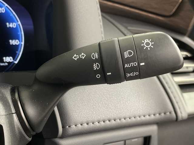 トヨタ アルファードハイブリット エグゼクティブ ラウンジ 埼玉県 2024(令6)年 1.5万km プラチナホワイトパールマイカ 左右独立ムーンルーフ　/フリップダウンモニター/ＪＢＬサウンド　/純正ナビ機能付きディスプレイオーディオ/全方位カメラ　/コーナーセンサー　/レーンキープアシスト　/レーダークルーズコントロール　/デジタルインナーミラー　/パワーバックドア　/ドライブレコーダー/ETC2.0/ロードサインアシスト/安心降車アシスト