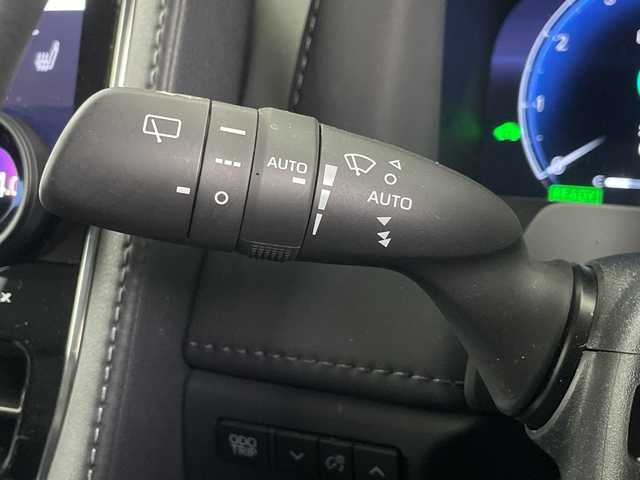 トヨタ アルファードハイブリット エグゼクティブ ラウンジ 埼玉県 2024(令6)年 1.5万km プラチナホワイトパールマイカ 左右独立ムーンルーフ　/フリップダウンモニター/ＪＢＬサウンド　/純正ナビ機能付きディスプレイオーディオ/全方位カメラ　/コーナーセンサー　/レーンキープアシスト　/レーダークルーズコントロール　/デジタルインナーミラー　/パワーバックドア　/ドライブレコーダー/ETC2.0/ロードサインアシスト/安心降車アシスト