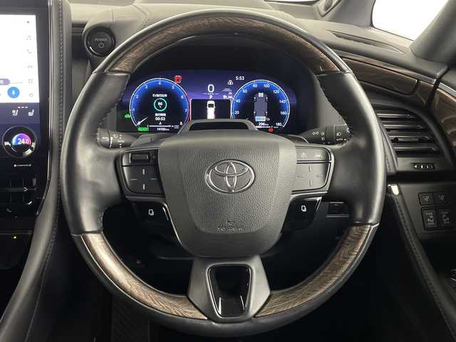 トヨタ アルファードハイブリット エグゼクティブ ラウンジ 埼玉県 2024(令6)年 1.5万km プラチナホワイトパールマイカ 左右独立ムーンルーフ　/フリップダウンモニター/ＪＢＬサウンド　/純正ナビ機能付きディスプレイオーディオ/全方位カメラ　/コーナーセンサー　/レーンキープアシスト　/レーダークルーズコントロール　/デジタルインナーミラー　/パワーバックドア　/ドライブレコーダー/ETC2.0/ロードサインアシスト/安心降車アシスト