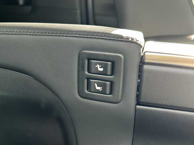 トヨタ ヴェルファイア Z Gエディション 愛媛県 2020(令2)年 3.2万km ブラック 純正ナビ/Bluetooth/フルセグ/SD/バックカメラ/クルーズコントロール追従有り/純正ドライブレコーダー前のみ/両側パワースライドドア/純正18インチAW/ETC/ベンチレーション/エアシート/シートヒーター/パワーバックドア/パワーシート/シートメモリー/サンルーフ/純正フロアマット/コーナーセンサー/フォグランプ/レーンキープアシスト/オートLEDヘッドライト/保証書/取扱説明書