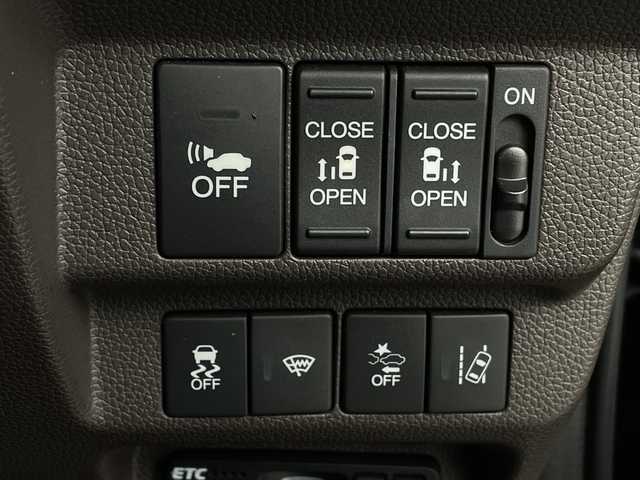 ホンダ フリード ハイブリット G ホンダセンシング 新潟県 2017(平29)年 4.7万km クリスタルブラックパール ホンダセンシング/レーダークルーズコントロール/レーンキープアシスト/先行車発信お知らせ機能/ロードサインアシスト/純正ナビ/フルセグTV/CD/DVD/Bluetooth/ラジオ/両側パワースライドドア/バックカメラ/LEDヘッドライト/オートライト/ステアリングリモコン/スマートキー/ビルトインETC/前後ドライブレコーダー