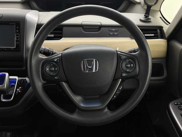 ホンダ フリード ハイブリット G ホンダセンシング 新潟県 2017(平29)年 4.7万km クリスタルブラックパール ホンダセンシング/レーダークルーズコントロール/レーンキープアシスト/先行車発信お知らせ機能/ロードサインアシスト/純正ナビ/フルセグTV/CD/DVD/Bluetooth/ラジオ/両側パワースライドドア/バックカメラ/LEDヘッドライト/オートライト/ステアリングリモコン/スマートキー/ビルトインETC/前後ドライブレコーダー