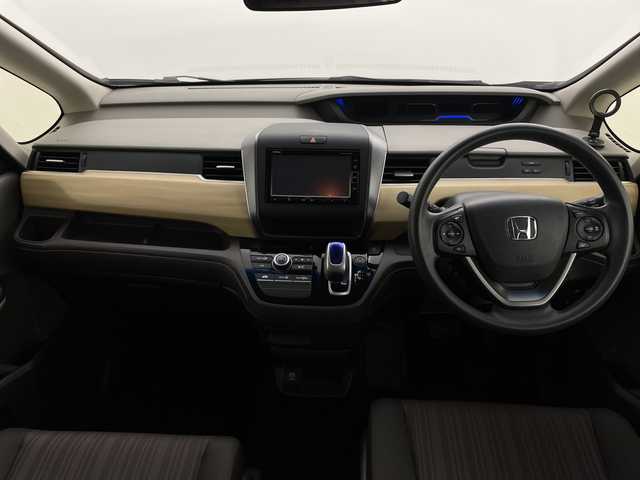 ホンダ フリード ハイブリット G ホンダセンシング 新潟県 2017(平29)年 4.7万km クリスタルブラックパール ホンダセンシング/レーダークルーズコントロール/レーンキープアシスト/先行車発信お知らせ機能/ロードサインアシスト/純正ナビ/フルセグTV/CD/DVD/Bluetooth/ラジオ/両側パワースライドドア/バックカメラ/LEDヘッドライト/オートライト/ステアリングリモコン/スマートキー/ビルトインETC/前後ドライブレコーダー