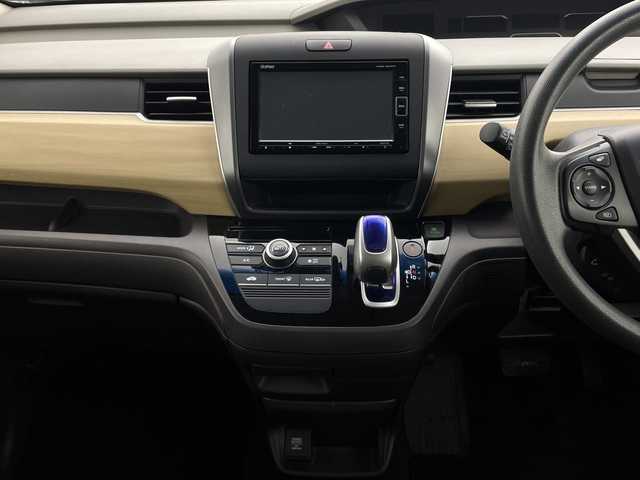 ホンダ フリード ハイブリット G ホンダセンシング 新潟県 2017(平29)年 4.7万km クリスタルブラックパール ホンダセンシング/レーダークルーズコントロール/レーンキープアシスト/先行車発信お知らせ機能/ロードサインアシスト/純正ナビ/フルセグTV/CD/DVD/Bluetooth/ラジオ/両側パワースライドドア/バックカメラ/LEDヘッドライト/オートライト/ステアリングリモコン/スマートキー/ビルトインETC/前後ドライブレコーダー