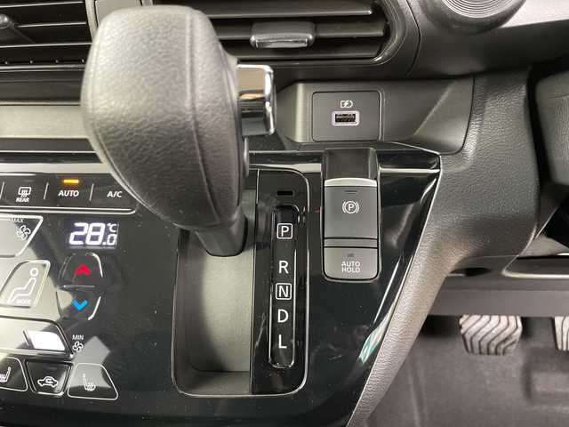 日産 デイズ HWS X プロパイロットED 道央・札幌 2025(令7)年 0.2万km スパークリングレッド/ブラック ・4WD/プロパイロット/・エマージェンシーブレーキ/・アラウンドビューモニター/・インテリジェントクルーズコントロール/・LEDオートライト/・フォグランプ/・オートマチックハイビーム/・シートヒーター/・インテリジェントキー×2/・プッシュスタート/・VDC/・LDW/・純正14インチAW/・スタッドレスタイヤ積込