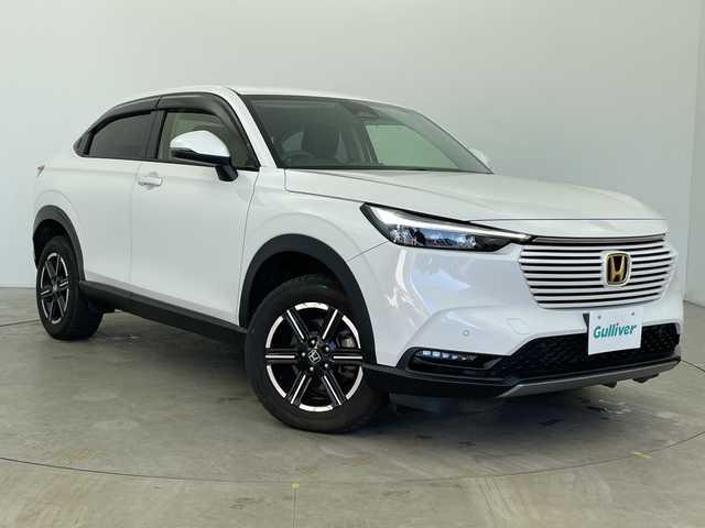 ホンダ ヴェゼル ハイブリッド e:HEV X 富山県 2022(令4)年 4.2万km プラチナホワイトパール ４WD/純正メーカーオプションナビ/フルセグTV/Bluetooth/バックカメラ/ETC２．０/置くだけ充電/レーダークルーズコントロール/パドルシフト/シートヒーター/ホンダセンシング/スマートキー/スペアキー/純正アルミ付き夏タイヤ車載/LEDヘッドライト/純正フロアマット/４WD