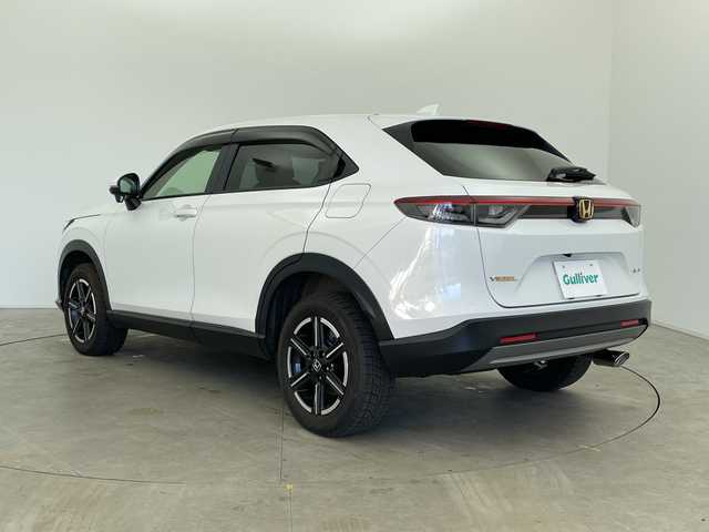 ホンダ ヴェゼル ハイブリッド e:HEV X 富山県 2022(令4)年 4.2万km プラチナホワイトパール ４WD/純正メーカーオプションナビ/フルセグTV/Bluetooth/バックカメラ/ETC２．０/置くだけ充電/レーダークルーズコントロール/パドルシフト/シートヒーター/ホンダセンシング/スマートキー/スペアキー/純正アルミ付き夏タイヤ車載/LEDヘッドライト/純正フロアマット/４WD