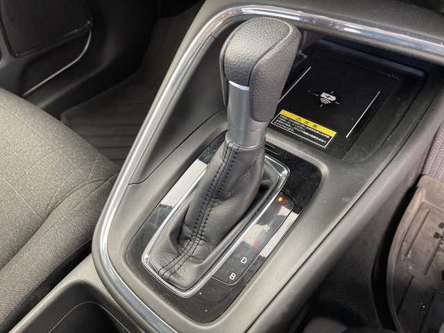 ホンダ ヴェゼル ハイブリッド e:HEV X 富山県 2022(令4)年 4.2万km プラチナホワイトパール ４WD/純正メーカーオプションナビ/フルセグTV/Bluetooth/バックカメラ/ETC２．０/置くだけ充電/レーダークルーズコントロール/パドルシフト/シートヒーター/ホンダセンシング/スマートキー/スペアキー/純正アルミ付き夏タイヤ車載/LEDヘッドライト/純正フロアマット/４WD