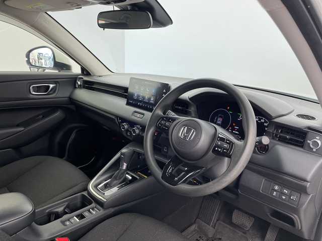 ホンダ ヴェゼル ハイブリッド e:HEV X 富山県 2022(令4)年 4.2万km プラチナホワイトパール ４WD/純正メーカーオプションナビ/フルセグTV/Bluetooth/バックカメラ/ETC２．０/置くだけ充電/レーダークルーズコントロール/パドルシフト/シートヒーター/ホンダセンシング/スマートキー/スペアキー/純正アルミ付き夏タイヤ車載/LEDヘッドライト/純正フロアマット/４WD
