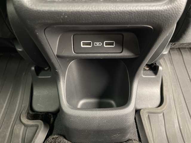 ホンダ ヴェゼル ハイブリッド e:HEV X 富山県 2022(令4)年 4.2万km プラチナホワイトパール ４WD/純正メーカーオプションナビ/フルセグTV/Bluetooth/バックカメラ/ETC２．０/置くだけ充電/レーダークルーズコントロール/パドルシフト/シートヒーター/ホンダセンシング/スマートキー/スペアキー/純正アルミ付き夏タイヤ車載/LEDヘッドライト/純正フロアマット/４WD