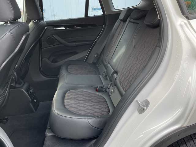 ＢＭＷ Ｘ１ 山口県 2017(平29)年 7.7万km ミネラルホワイト 純正ナビ/DVD/CD/MSV/BT/USB/バックカメラ/純正LEDヘッドライト/純正フォグランプ/オートライト/純正18インチアルミホイール/ハーフレザーシート/前席シートヒーター/パワーバックドア/革巻きステアリング/ステアリングスイッチ/クルーズコントロール/横滑り防止/コーナーセンサー/アイドリングストップ/スマートキー×２/ビルトインETC/ルーフレール/純正フロアマット/トノカバー/電動格納ウインカードアミラー