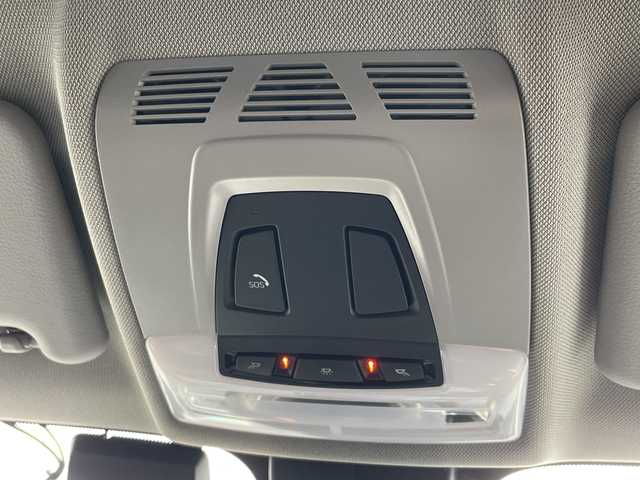 ＢＭＷ Ｘ１ 山口県 2017(平29)年 7.7万km ミネラルホワイト 純正ナビ/DVD/CD/MSV/BT/USB/バックカメラ/純正LEDヘッドライト/純正フォグランプ/オートライト/純正18インチアルミホイール/ハーフレザーシート/前席シートヒーター/パワーバックドア/革巻きステアリング/ステアリングスイッチ/クルーズコントロール/横滑り防止/コーナーセンサー/アイドリングストップ/スマートキー×２/ビルトインETC/ルーフレール/純正フロアマット/トノカバー/電動格納ウインカードアミラー