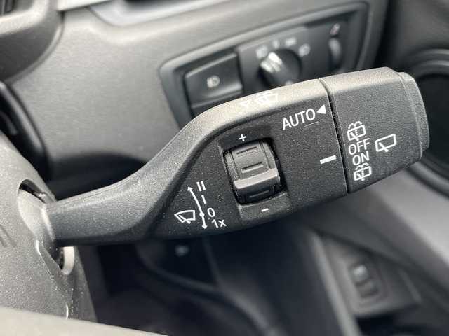 ＢＭＷ Ｘ１ 山口県 2017(平29)年 7.7万km ミネラルホワイト 純正ナビ/DVD/CD/MSV/BT/USB/バックカメラ/純正LEDヘッドライト/純正フォグランプ/オートライト/純正18インチアルミホイール/ハーフレザーシート/前席シートヒーター/パワーバックドア/革巻きステアリング/ステアリングスイッチ/クルーズコントロール/横滑り防止/コーナーセンサー/アイドリングストップ/スマートキー×２/ビルトインETC/ルーフレール/純正フロアマット/トノカバー/電動格納ウインカードアミラー