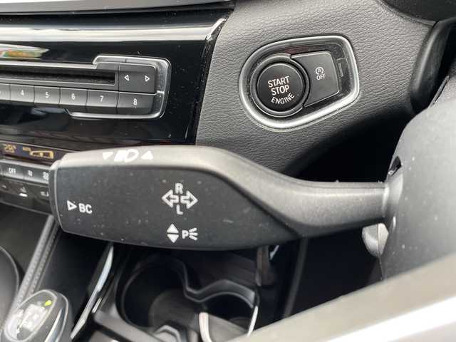 ＢＭＷ Ｘ１ 山口県 2017(平29)年 7.7万km ミネラルホワイト 純正ナビ/DVD/CD/MSV/BT/USB/バックカメラ/純正LEDヘッドライト/純正フォグランプ/オートライト/純正18インチアルミホイール/ハーフレザーシート/前席シートヒーター/パワーバックドア/革巻きステアリング/ステアリングスイッチ/クルーズコントロール/横滑り防止/コーナーセンサー/アイドリングストップ/スマートキー×２/ビルトインETC/ルーフレール/純正フロアマット/トノカバー/電動格納ウインカードアミラー