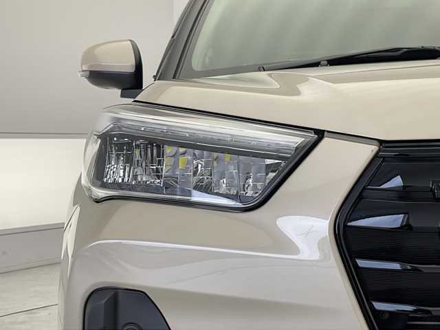 ダイハツ ロッキー プレミアム 愛知県 2021(令3)年 3.1万km ナチュラルベージュマイカM 衝突軽減システム/純正9型ナビ　/レーダークルーズコントロール/シートヒーター/フルセグ/CD DVD/Bluetooth/バックカメラ/コーナーセンサー/純正アルミホイール/ブラインドスポットモニター/LEDヘッドライト/オートマチックハイビーム/ETC/ステアリングスイッチ/スマートキー/プッシュスタート