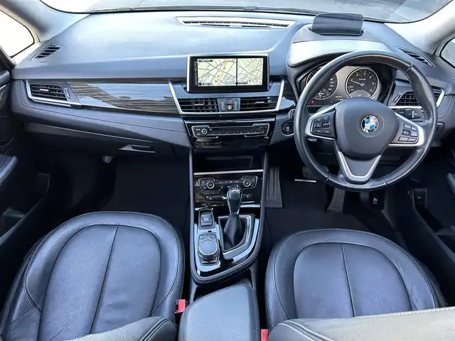 ＢＭＷ ２１８ｄ グランツアラー ラグジュアリー 埼玉県 2016(平28)年 6.1万km プラチナシルバー 黒革シート　/純正ナビ　/アクティブクルーズコントロール 　/インテリジェントセーフティ　/Bluetooth接続　/パワーシート　/シートヒーター　/三列シート　/純正17インチＡＷ　/ＬＥＤヘッドライト　/ミラーＥＴＣ　/バックカメラ