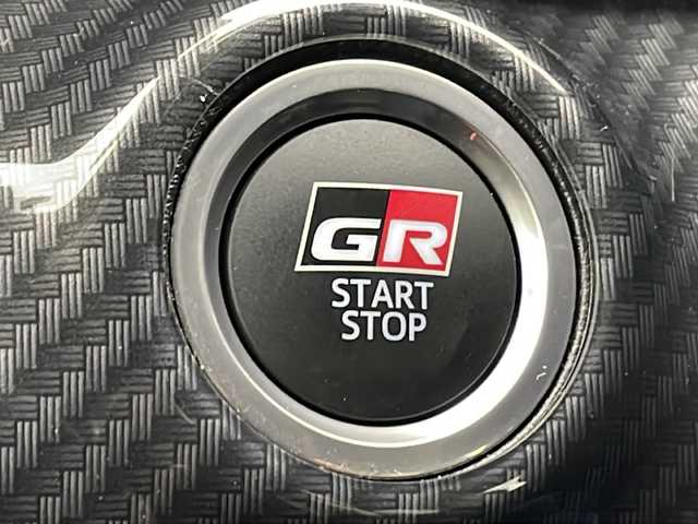 トヨタ ＧＲヤリス RS 沖縄県 2021(令3)年 2.2万km プラチナホワイトパールマイカ トヨタセーフティーセンス/純正8インチディスプレイオーディオ/(ナビ/フルセグＴＶ/Ｂｌｕｅｔｏｏｔｈ)/バックカメラ/ＥＴＣ2.0/ＴＲＤフロントエアロ/ドライブレコーダー/レーダークルーズコントロール/純正18インチアルミ/ＧＲ専用シート