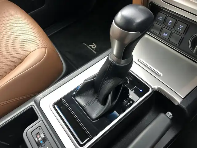 トヨタ ランドクルーザー プラド TX-L 70thアニバーサリーLTD 愛知県 2022(令4)年 4.1万km ホワイトパールクリスタルシャイン サンルーフ/茶革シート　　/純正9インチSDナビ　/(フルセグＴＶ/DVD/CD/SD)/バックカメラ　/ジャオスリフトアップ　/純正サスペンション積込　/社外グリル装着　/70th専用フロアマット/シートヒーターD＋N席/エアシートD＋N席/パワーシートD＋N席/ターボ/ETC/トヨタセーフティセンス/・LDA/・クリアランスソナー/・PCS/・RSA/・先行車発進告知/アダクティブクルーズコントロール/2ndSTART/ドアバイザー