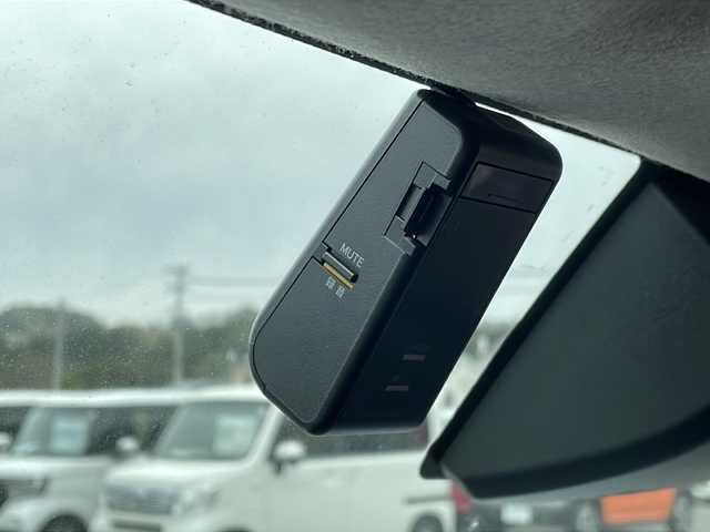 トヨタ ルーミー X S 岩手県 2017(平29)年 7.7万km パールホワイトⅢ 純正ナビ/AM/FM/CD/DVD/Bluetooth/禁煙車/フルセグＴＶ　/バックカメラ　/アイドリングストップ　/フリップダウンモニター　/純正ドラレコ　/両側パワースライドドア/横滑り防止装置　/衝突被害軽減　/プッシュスタート/ドアバイザー/ETC