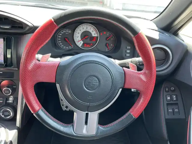 トヨタ ８６ GT 群馬県 2013(平25)年 5.6万km サテンホワイトパール モデリスタエアロ　/ナビ・Ｂｌｕｅｔｏｏｔｈ・フルセグ・ＣＤ・ＤＶＤ　/ドライブレコーダー　/ＥＴＣ　/パドルシフト　/ＬＥＤライト　/オートライト　/純正１７インチアルミホイール　/純正フロアマット