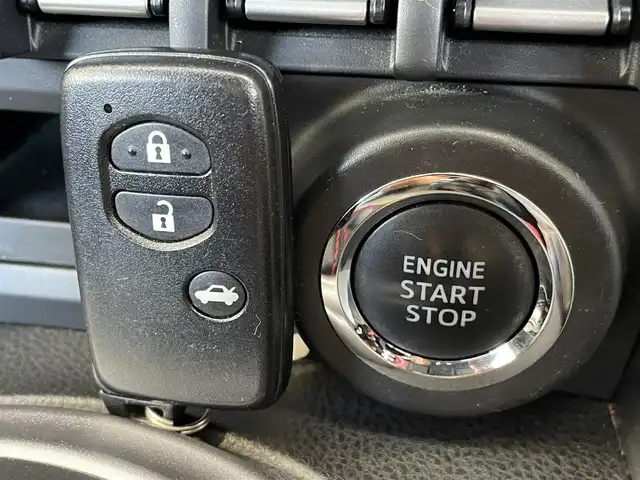 トヨタ ８６ GT 群馬県 2013(平25)年 5.6万km サテンホワイトパール モデリスタエアロ　/ナビ・Ｂｌｕｅｔｏｏｔｈ・フルセグ・ＣＤ・ＤＶＤ　/ドライブレコーダー　/ＥＴＣ　/パドルシフト　/ＬＥＤライト　/オートライト　/純正１７インチアルミホイール　/純正フロアマット