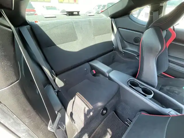 トヨタ ８６ GT 群馬県 2013(平25)年 5.6万km サテンホワイトパール モデリスタエアロ　/ナビ・Ｂｌｕｅｔｏｏｔｈ・フルセグ・ＣＤ・ＤＶＤ　/ドライブレコーダー　/ＥＴＣ　/パドルシフト　/ＬＥＤライト　/オートライト　/純正１７インチアルミホイール　/純正フロアマット