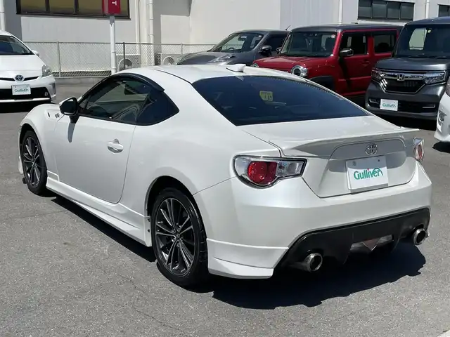 トヨタ ８６ GT 群馬県 2013(平25)年 5.6万km サテンホワイトパール モデリスタエアロ　/ナビ・Ｂｌｕｅｔｏｏｔｈ・フルセグ・ＣＤ・ＤＶＤ　/ドライブレコーダー　/ＥＴＣ　/パドルシフト　/ＬＥＤライト　/オートライト　/純正１７インチアルミホイール　/純正フロアマット