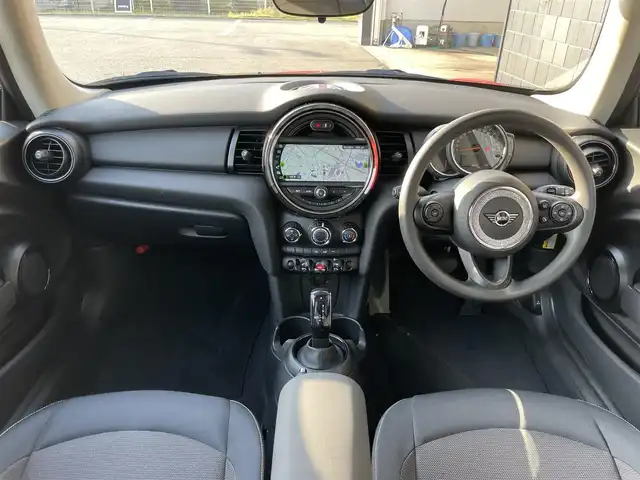 ＭＩＮＩ ミニ ヴィクトリア 静岡県 2020(令2)年 1.9万km チリ・レッド 純正HDDナビ/（USB/Bluetooth)/衝突軽減ブレーキ/バックカメラ/LEDヘッドライト/アイドリングストップ/ETC/プッシュスタート/リモコンキー