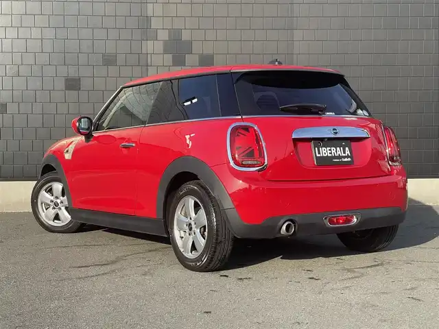 ＭＩＮＩ ミニ ヴィクトリア 静岡県 2020(令2)年 1.9万km チリ・レッド 純正HDDナビ/（USB/Bluetooth)/衝突軽減ブレーキ/バックカメラ/LEDヘッドライト/アイドリングストップ/ETC/プッシュスタート/リモコンキー