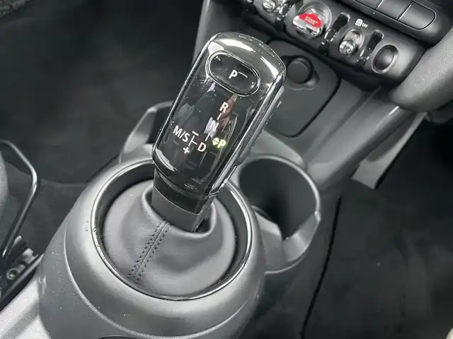ＭＩＮＩ ミニ ヴィクトリア 静岡県 2020(令2)年 1.9万km チリ・レッド 純正HDDナビ/（USB/Bluetooth)/衝突軽減ブレーキ/バックカメラ/LEDヘッドライト/アイドリングストップ/ETC/プッシュスタート/リモコンキー