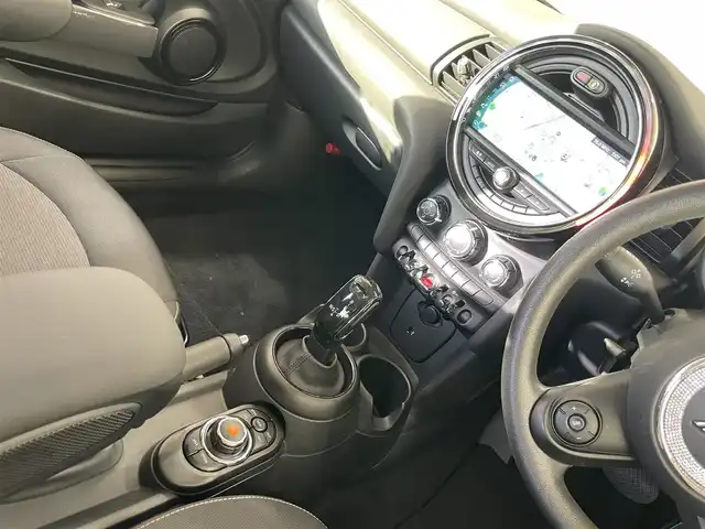 ＭＩＮＩ ミニ ヴィクトリア 静岡県 2020(令2)年 1.9万km チリ・レッド 純正HDDナビ/（USB/Bluetooth)/衝突軽減ブレーキ/バックカメラ/LEDヘッドライト/アイドリングストップ/ETC/プッシュスタート/リモコンキー