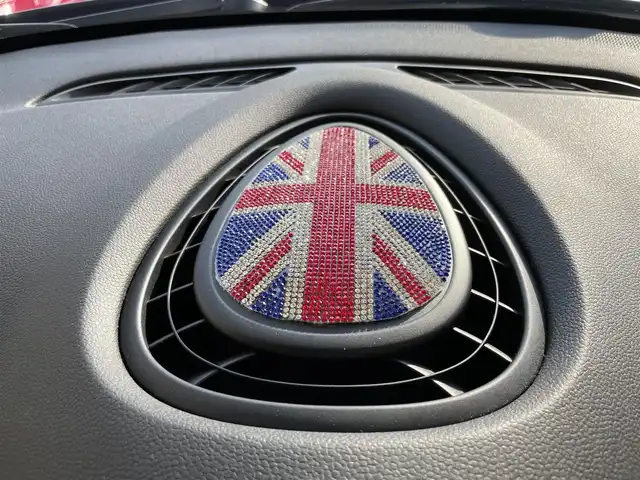 ＭＩＮＩ ミニ ヴィクトリア 静岡県 2020(令2)年 1.9万km チリ・レッド 純正HDDナビ/（USB/Bluetooth)/衝突軽減ブレーキ/バックカメラ/LEDヘッドライト/アイドリングストップ/ETC/プッシュスタート/リモコンキー
