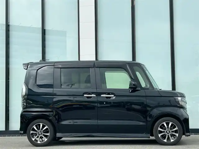 ホンダ Ｎ ＢＯＸ カスタム G L ホンダセンシング 大阪府 2020(令2)年 1.8万km クリスタルブラックパール 社外ナビ　/フルセグＴＶ/クルーズコントロール　/純正フロアマット　/アイドリングストップ/バックモニター/ビルトインETC/シートヒーター/片側パワースライドドア/LEDヘッドライト/純正14インチAW