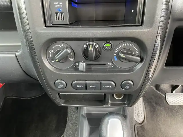 スズキ ジムニー クロスアドベンチャー XC 福島県 2012(平24)年 1.8万km パールホワイト 切替4WD/1.5インチリフトアップ/オーディオデッキ/（Bluetooth／ラジオ／SD）/Xadventure専用革シート/革巻きハンドル/フロアマット/サイドバイザー/テールランプカバー