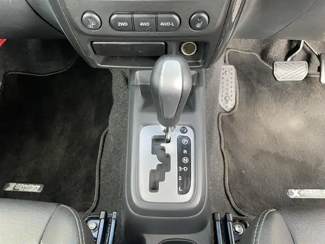 スズキ ジムニー クロスアドベンチャー XC 福島県 2012(平24)年 1.8万km パールホワイト 切替4WD/1.5インチリフトアップ/オーディオデッキ/（Bluetooth／ラジオ／SD）/Xadventure専用革シート/革巻きハンドル/フロアマット/サイドバイザー/テールランプカバー