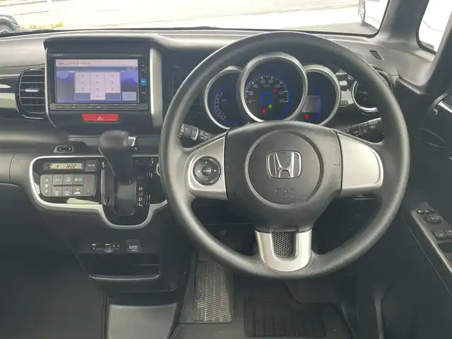 ホンダ Ｎ ＢＯＸ カスタム G Lパッケージ 愛知県 2016(平28)年 7.8万km プレミアムホワイトパールⅡ (株)IDOMが運営する【じしゃロン豊川店】の自社ローン専用車両になります。こちらは現金またはオートローンご利用時の価格です。自社ローンご希望の方は別途その旨お申付け下さい/純正ナビ/フルセグ/バックカメラ/ビルトインETC/ドライブレコーダー/パワースライドドア/シティブレーキアクティブシステム/スマートキー/オートライト/純正14インチAW