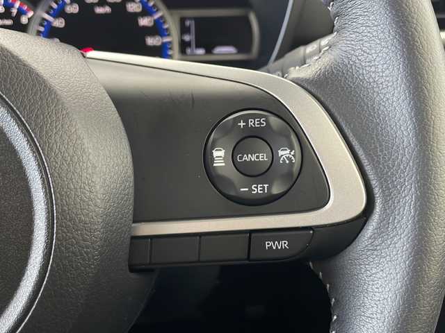 トヨタ ルーミー カスタムG 秋田県 2024(令6)年 0.6万km ブラックマイカメタリック ４WD/社外ナビ【AM/FM/BT】 /バックカメラ　/両側パワースライドドア /ETC /クルーズコントロール　/アイドリングストップ　/スマートキー　/プッシュスタート/LEDヘッドライト　/フォグライト /スマートアシスト/衝突被害軽減システム/横滑り防止装置/レーンキープアシスト/自動パーキングブレーキ/オートホールド/PWR　/オートライト/オートエアコン /純正AW/ウィンカーミラー /リアサンシェード /電格ミラー/社外フロアマット/革巻きステアリング