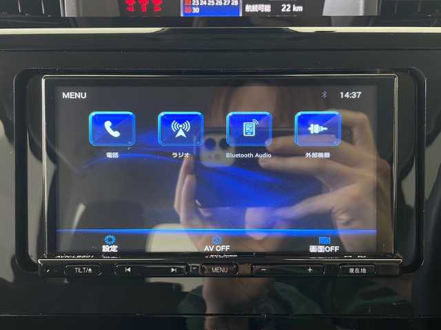 トヨタ ルーミー カスタムG 秋田県 2024(令6)年 0.6万km ブラックマイカメタリック ４WD/社外ナビ【AM/FM/BT】 /バックカメラ　/両側パワースライドドア /ETC /クルーズコントロール　/アイドリングストップ　/スマートキー　/プッシュスタート/LEDヘッドライト　/フォグライト /スマートアシスト/衝突被害軽減システム/横滑り防止装置/レーンキープアシスト/自動パーキングブレーキ/オートホールド/PWR　/オートライト/オートエアコン /純正AW/ウィンカーミラー /リアサンシェード /電格ミラー/社外フロアマット/革巻きステアリング