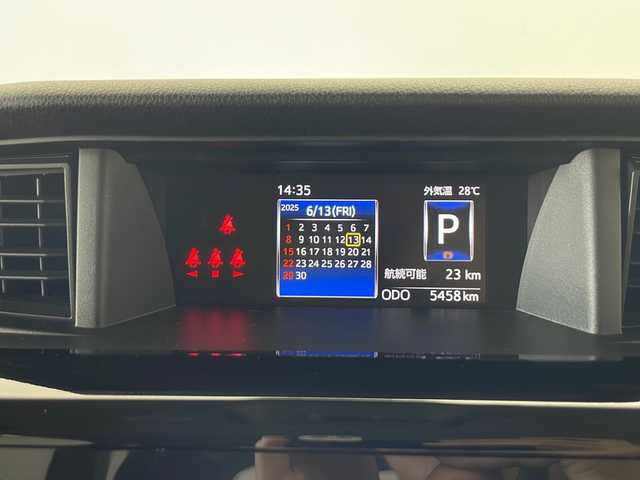 トヨタ ルーミー カスタムG 秋田県 2024(令6)年 0.6万km ブラックマイカメタリック ４WD/社外ナビ【AM/FM/BT】 /バックカメラ　/両側パワースライドドア /ETC /クルーズコントロール　/アイドリングストップ　/スマートキー　/プッシュスタート/LEDヘッドライト　/フォグライト /スマートアシスト/衝突被害軽減システム/横滑り防止装置/レーンキープアシスト/自動パーキングブレーキ/オートホールド/PWR　/オートライト/オートエアコン /純正AW/ウィンカーミラー /リアサンシェード /電格ミラー/社外フロアマット/革巻きステアリング
