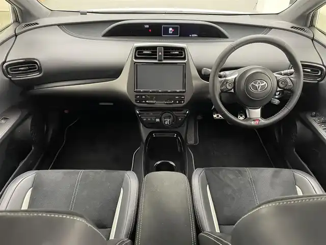トヨタ プリウス ＰＨＶ S GRスポーツ 兵庫県 2018(平30)年 6.1万km ホワイトパールクリスタルシャイン 純正9インチナビ(CD/DVD/Bluetooth/フルセグTV)/レーダークルーザコントロール/プリクラッシュセーフティー/LDA/ドライブレコーダー/ビルトインETC2.0/ハーフレザーシート/オートマチックハイビーム/オートライト/LEDヘッドライト/LEDフォグランプ/ドアバイザー/純正フロアマット/バックカメラ/TVキャンセラー