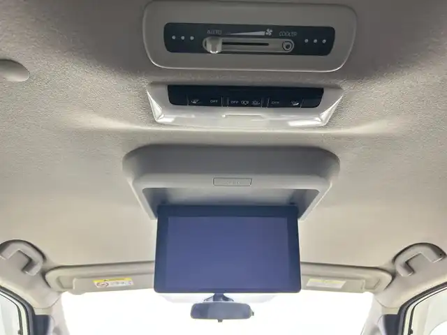 日産 セレナ ハイウェイスター V 愛知県 2020(令2)年 4.3万km ブリリアントホワイトパール 禁煙車/純正10インチナビ/（CD/DVD/Blu-ray/Bluetooth/フルセグTV）/フリップダウンモニター/セーフティパックB/・パーキングアシスト/・標識認識機能/・ふらつき警報/・電動パーキングブレーキ/・オートブレーキホールド/・プロパイロット/・アラウンドビューモニター/・ヒーター付きドアミラー/・ステアリングスイッチ/衝突軽減ブレーキ/オートマチックハイビーム/追従式クルーズコントロール/コーナーセンサー/ETC/両側パワースライドドア/LEDヘッドライト/純正アルミホイール/スマートキー