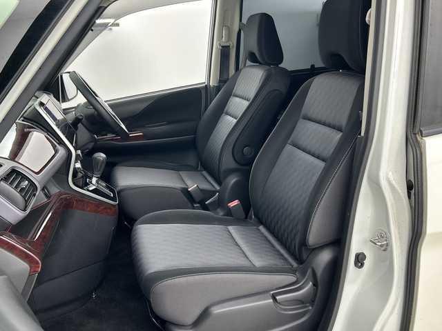 日産 セレナ ハイウェイスター V 愛知県 2020(令2)年 4.3万km ブリリアントホワイトパール 禁煙車/純正10インチナビ/（CD/DVD/Blu-ray/Bluetooth/フルセグTV）/フリップダウンモニター/セーフティパックB/・パーキングアシスト/・標識認識機能/・ふらつき警報/・電動パーキングブレーキ/・オートブレーキホールド/・プロパイロット/・アラウンドビューモニター/・ヒーター付きドアミラー/・ステアリングスイッチ/衝突軽減ブレーキ/オートマチックハイビーム/追従式クルーズコントロール/コーナーセンサー/ETC/両側パワースライドドア/LEDヘッドライト/純正アルミホイール/スマートキー